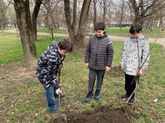 10-ая благотворительная акция Старо-Пашковского казачьего общества "Посади свое дерево"